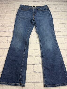 Levi's Bootcut 515 Jeans. Medium Blue. Size 6 Short.
